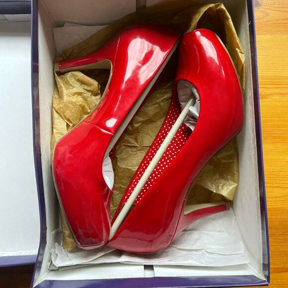 Madden Girl Red Platform Stiletto Pump Heels size 8.5 w/ box - Picture 3 of 5